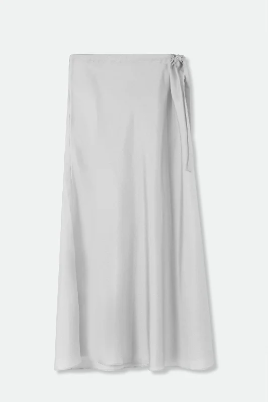 NAHLA SILK TWILL SKIRT IN SILVER